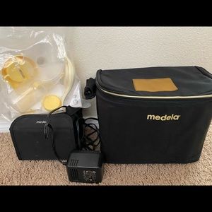 Medela pump in style advanced and New Manual Pump